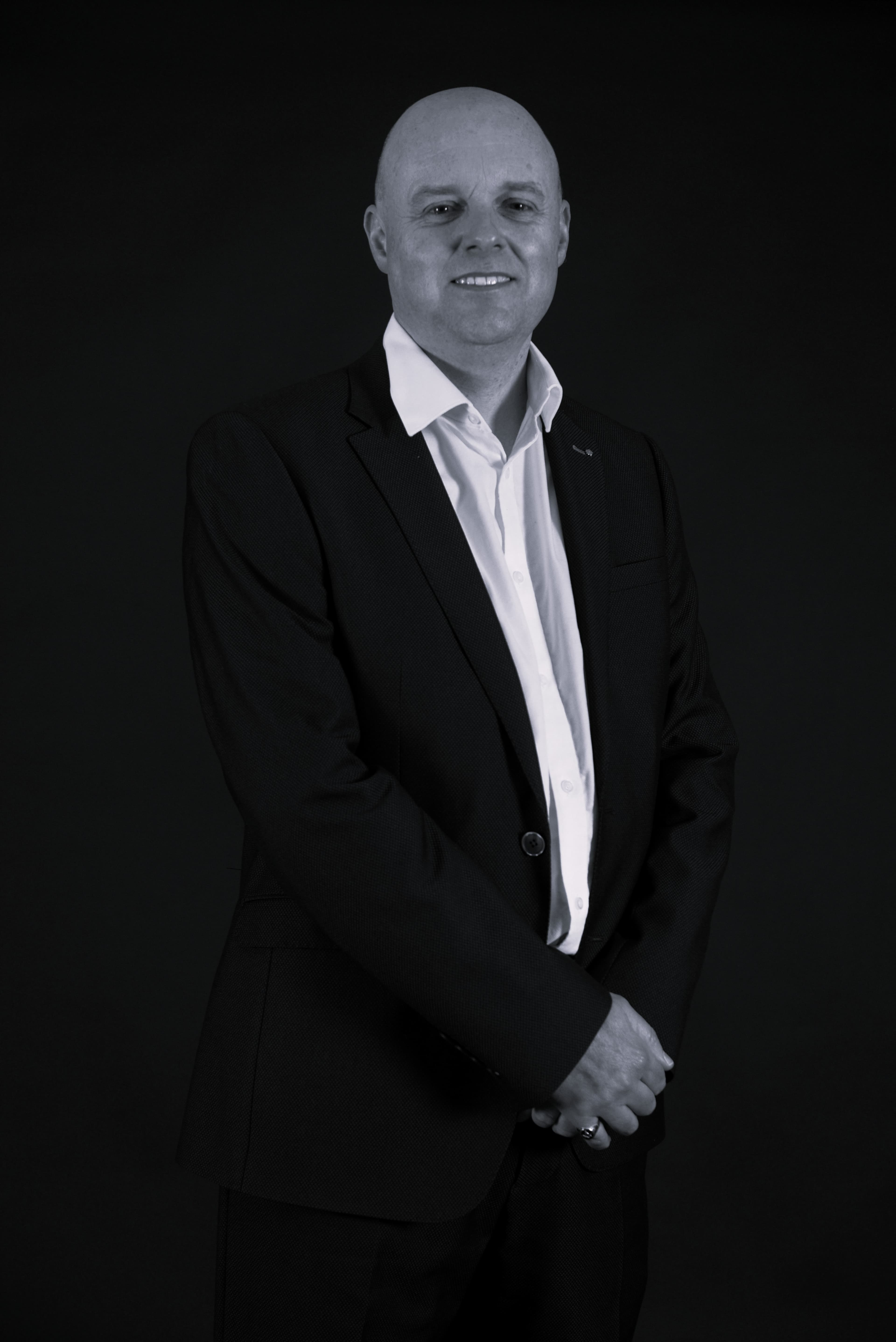 Simon Murray headshot